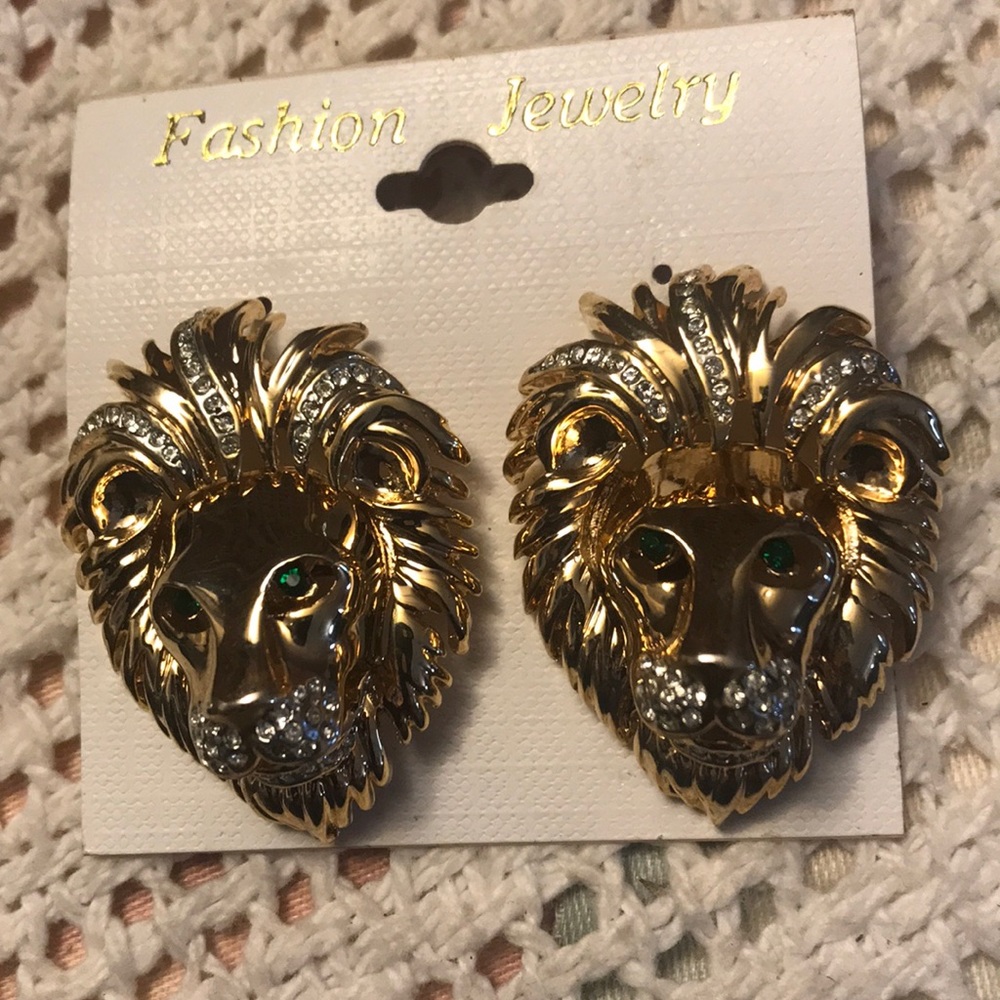 Lion Rhinestones Clip Gold Tone Earrings.